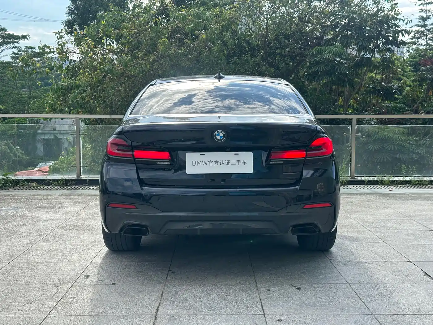 Photo 11 - BMW 5 Series (Import)
