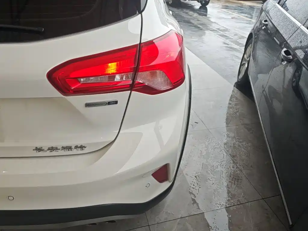 Ford Focus Active 2019 2020 EcoBoost 180 Auto Trendy Edition