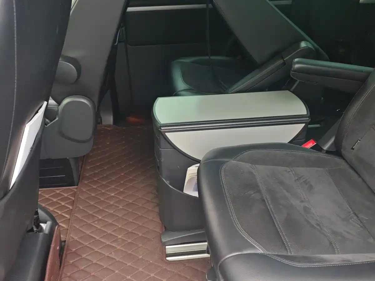 Volkswagen Multivan 2017 2017 2.0TSI 4WD Explorer 7-seater