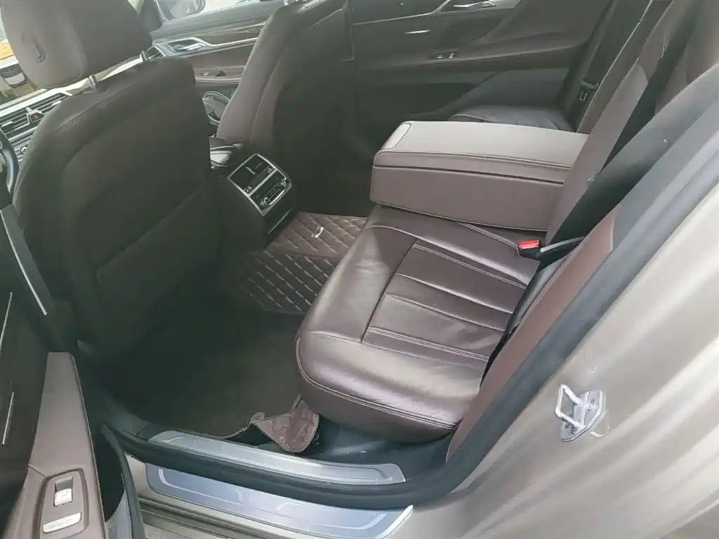 BMW 7 Series 2018 730Li Leading Type Excellence Package фото 17