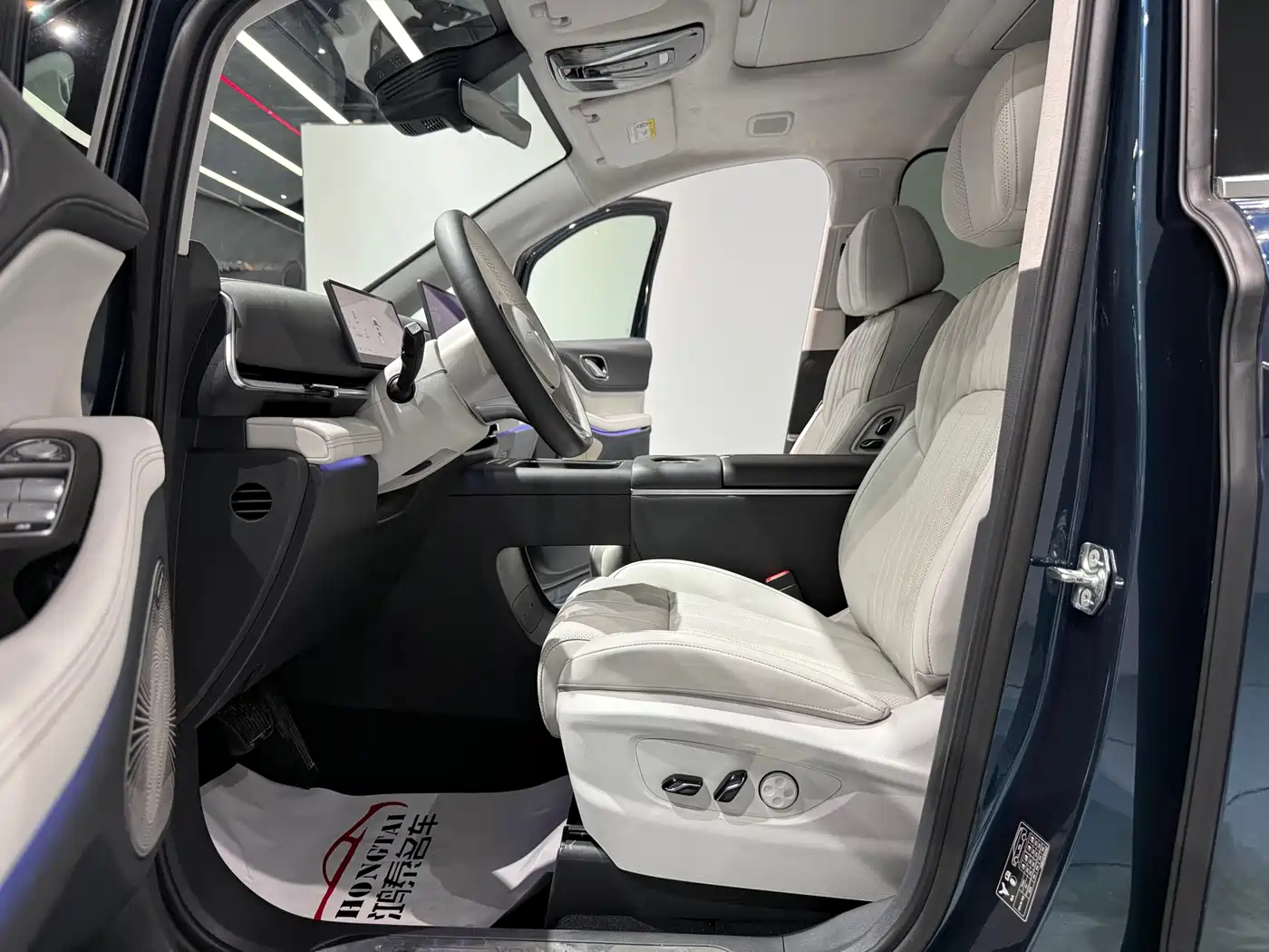 Voyah Auto Voyah Dreamer 2025 PHEV AWD Flagship Kunpeng Edition фото 6