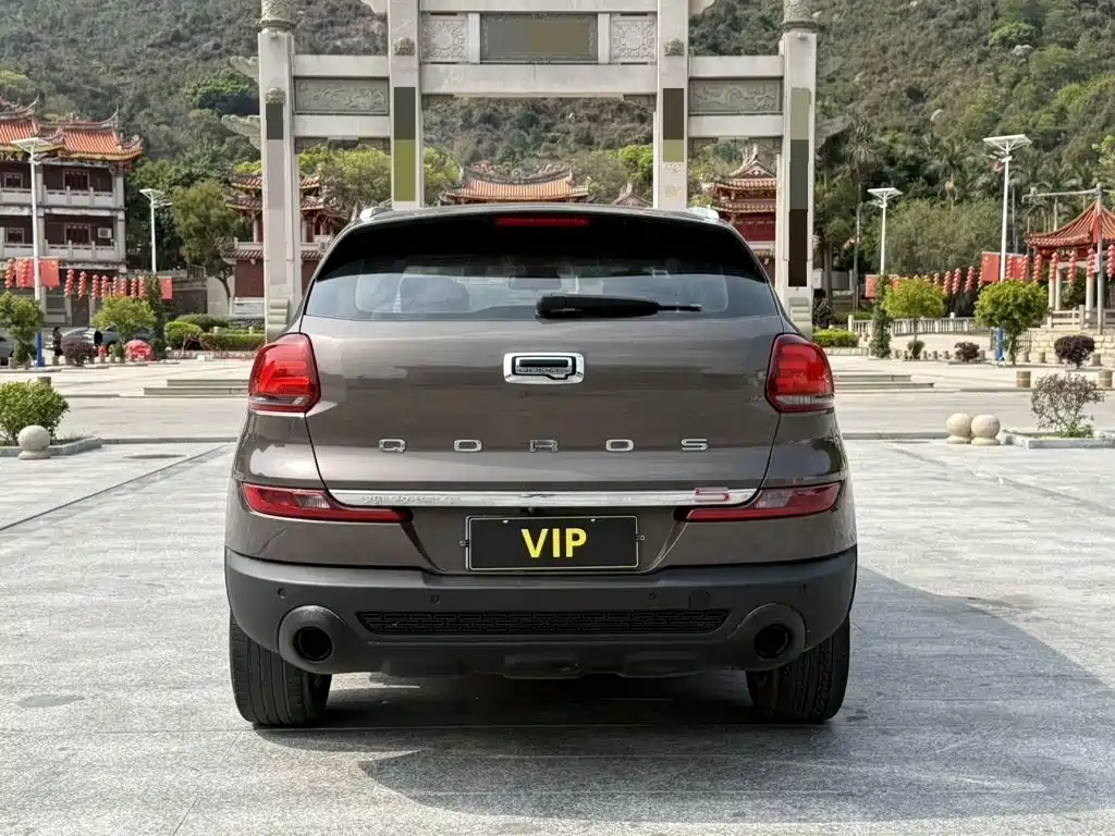 Фото 2 - Qoros 5