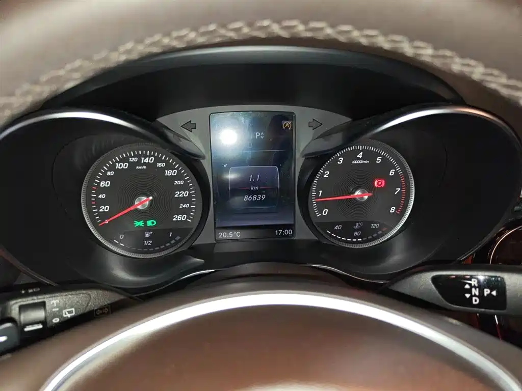 Mercedes-Benz GLC 2017 GLC 260 4MATIC Luxury фото 8