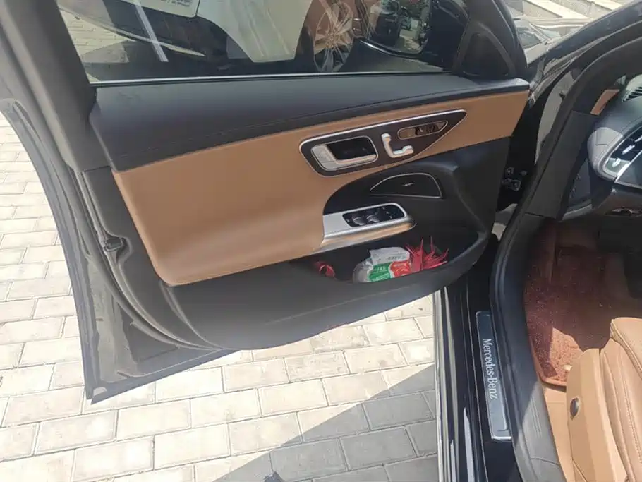 Mercedes-Benz E-Class 2026 E 260 L Classic Edition фото 7