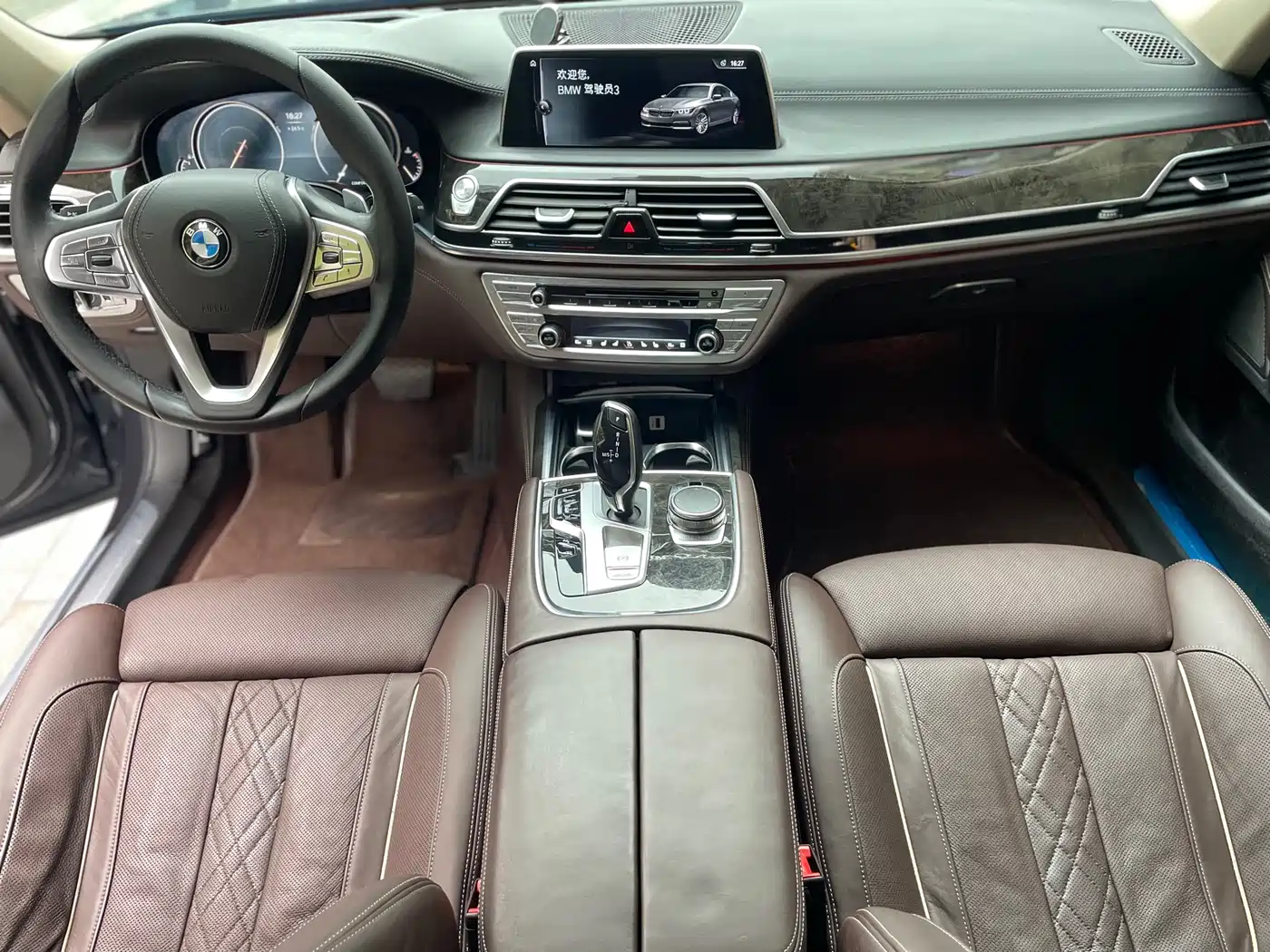 BMW 7 Series 2016 740Li Leading Edition фото 12