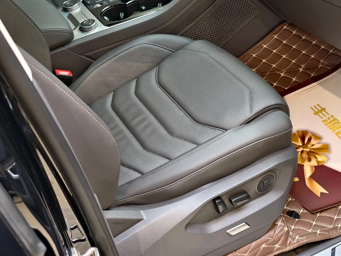 Volkswagen Touareg 2023 3.0TSI R-Line Black Sports Package фото 9