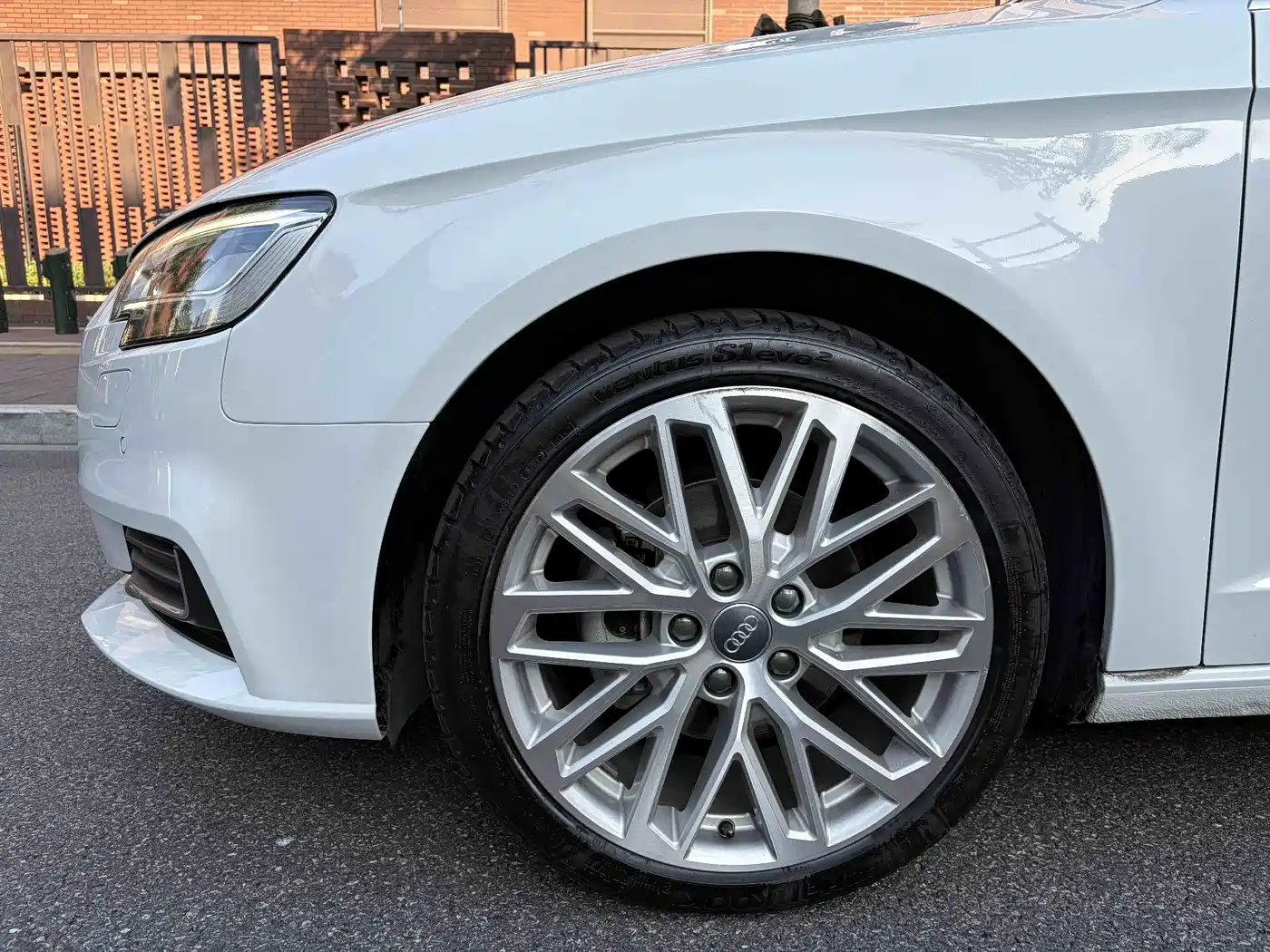 Audi A3 2017 Sportback 35 TFSI Style фото 4