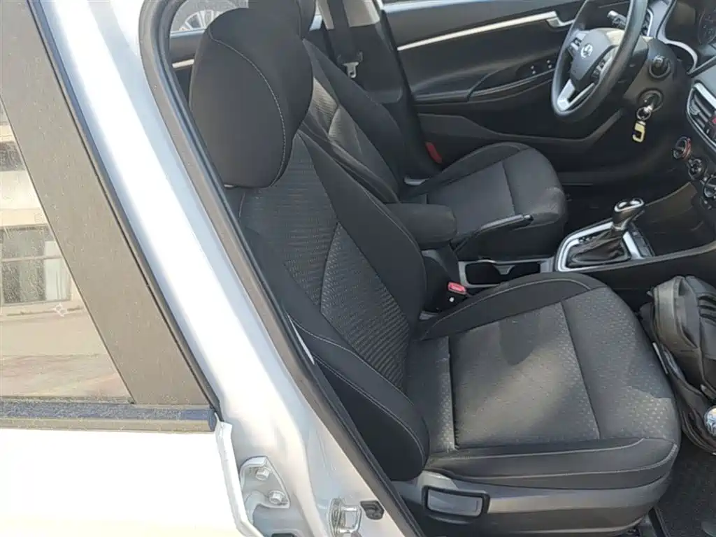 Hyundai Elantra 2017 1.6L Automatic Joy Value GLS фото 25