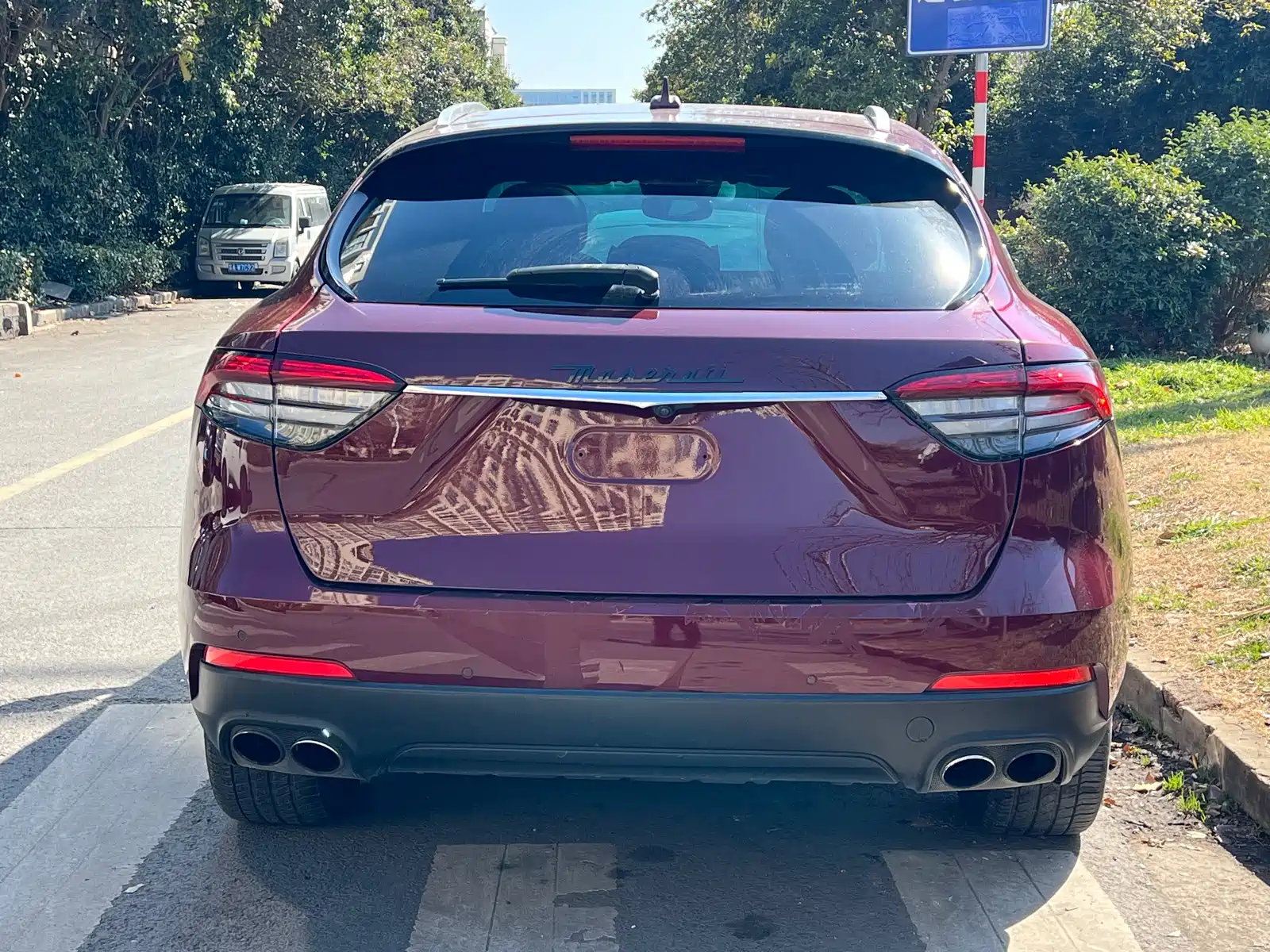 Photo 6 - Maserati Levante