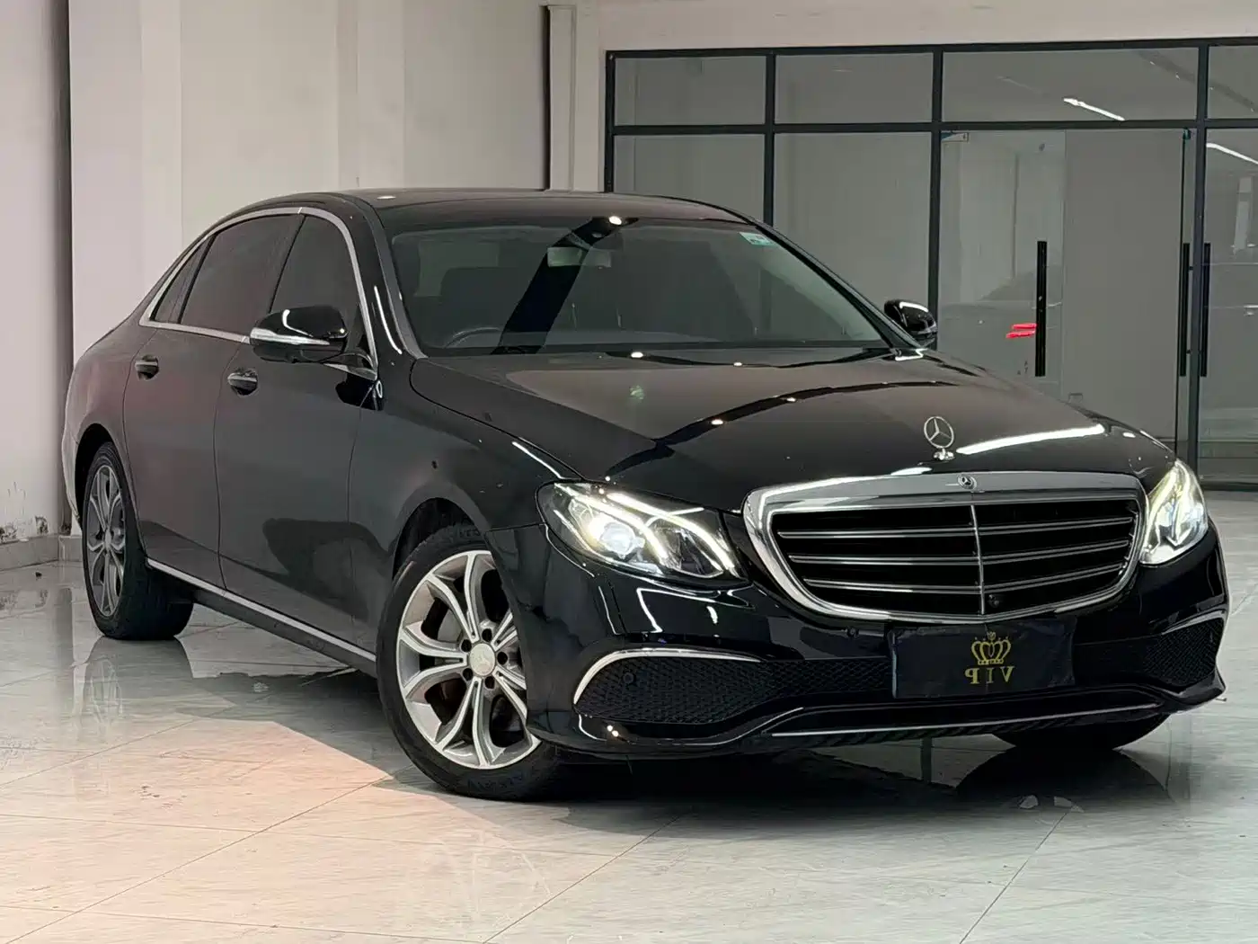 Mercedes-Benz E-Class 2019 E 300 L Fashion