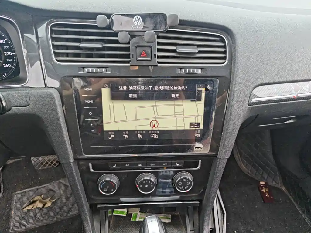 Photo 13 - Volkswagen Golf