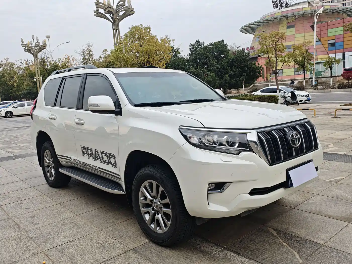 Toyota Prado 2018 3.5L Automatic TX-L Rear-mounted Spare Tire фото 3