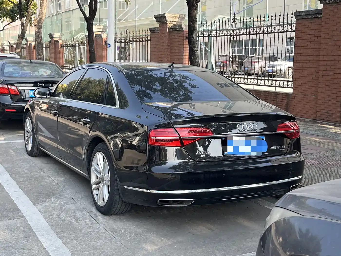 Audi A8 2016 A8L 45 TFSI quattro Comfort фото 3