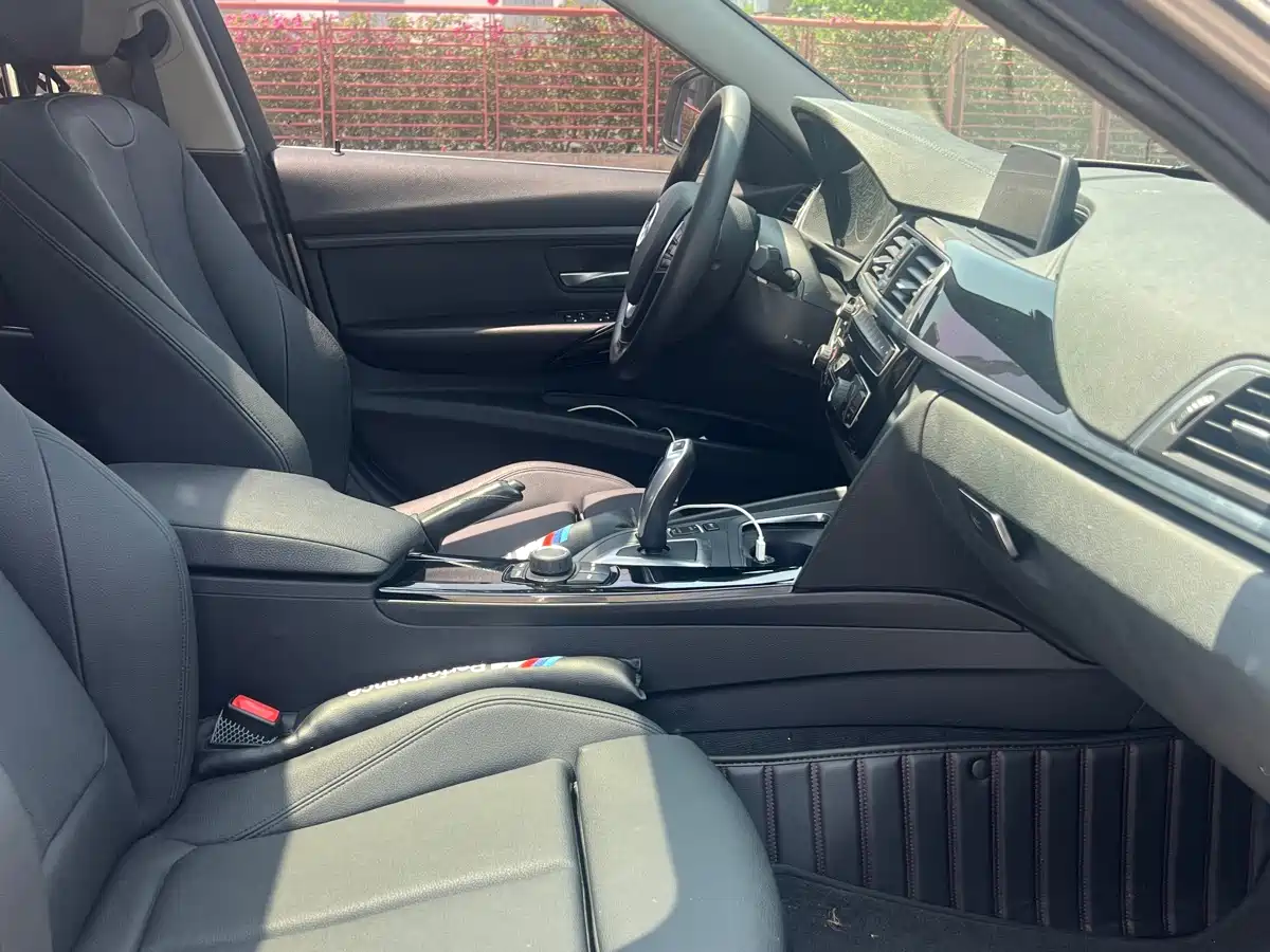 BMW 3 Series 2018 320Li Fashion Style фото 9