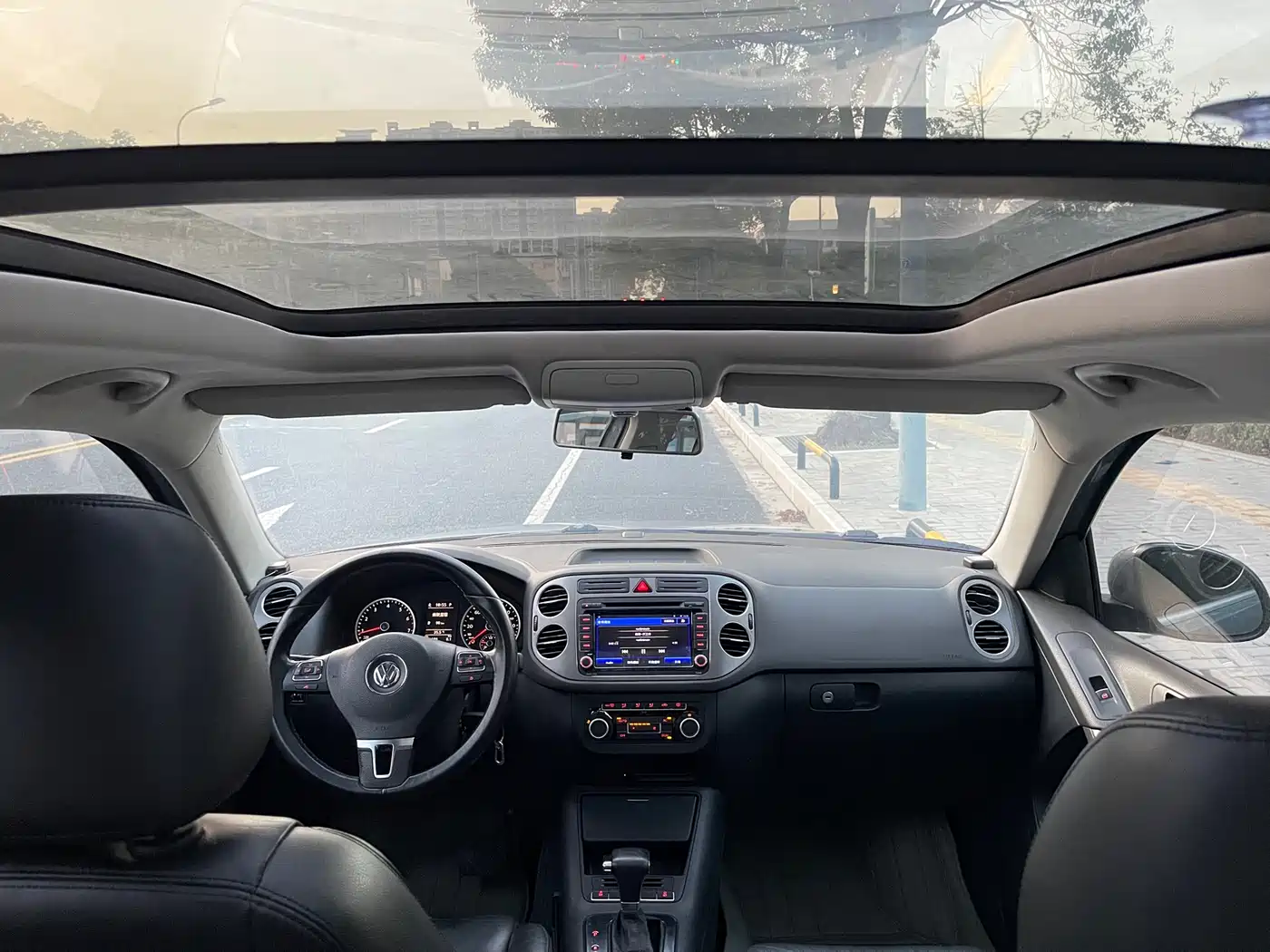 Volkswagen Tiguan 2010 2.0TSI Automatic 4WD Elite фото 8
