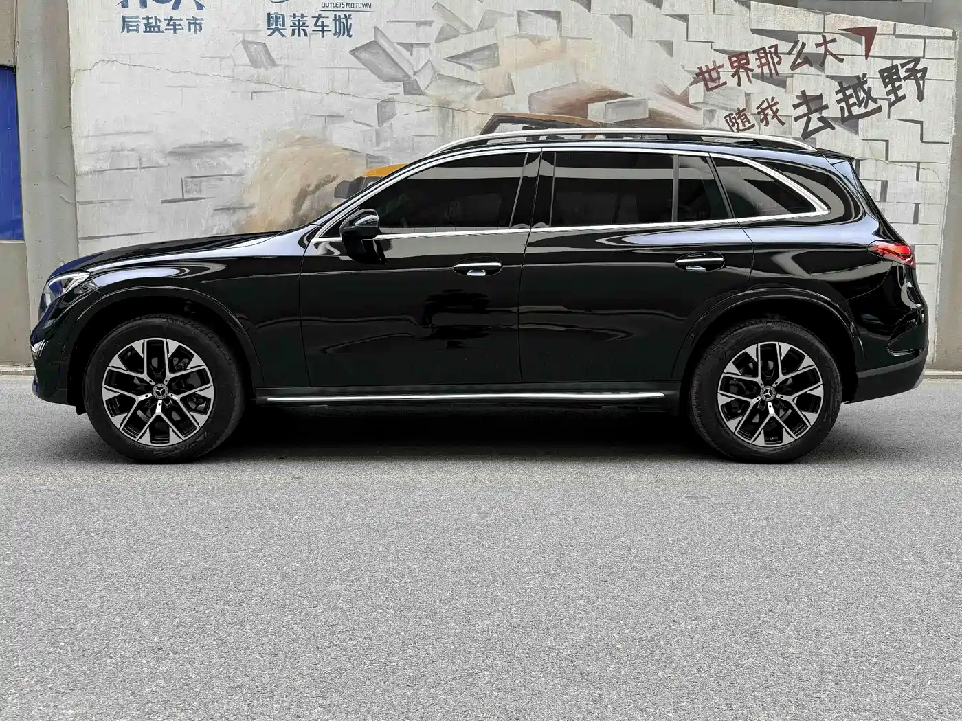 Mercedes-Benz GLC 2023 Facelift GLC 260 L 4MATIC Luxury 7-Seater фото 3