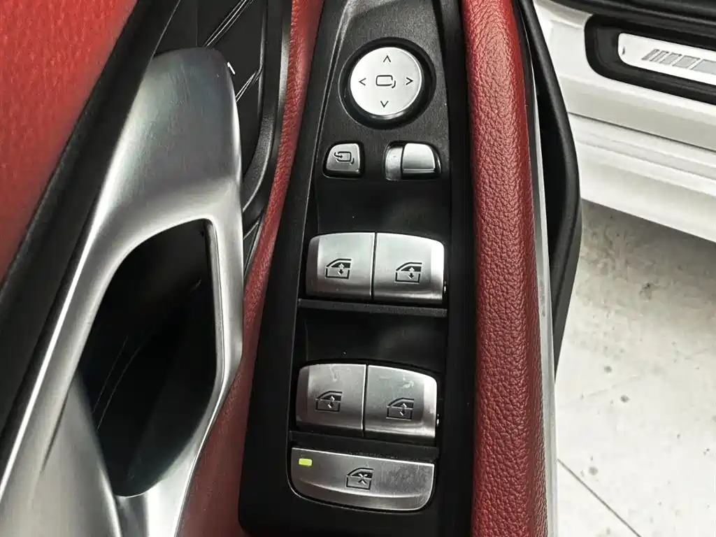 BMW 3 Series 2023 320Li M Sport Package фото 15