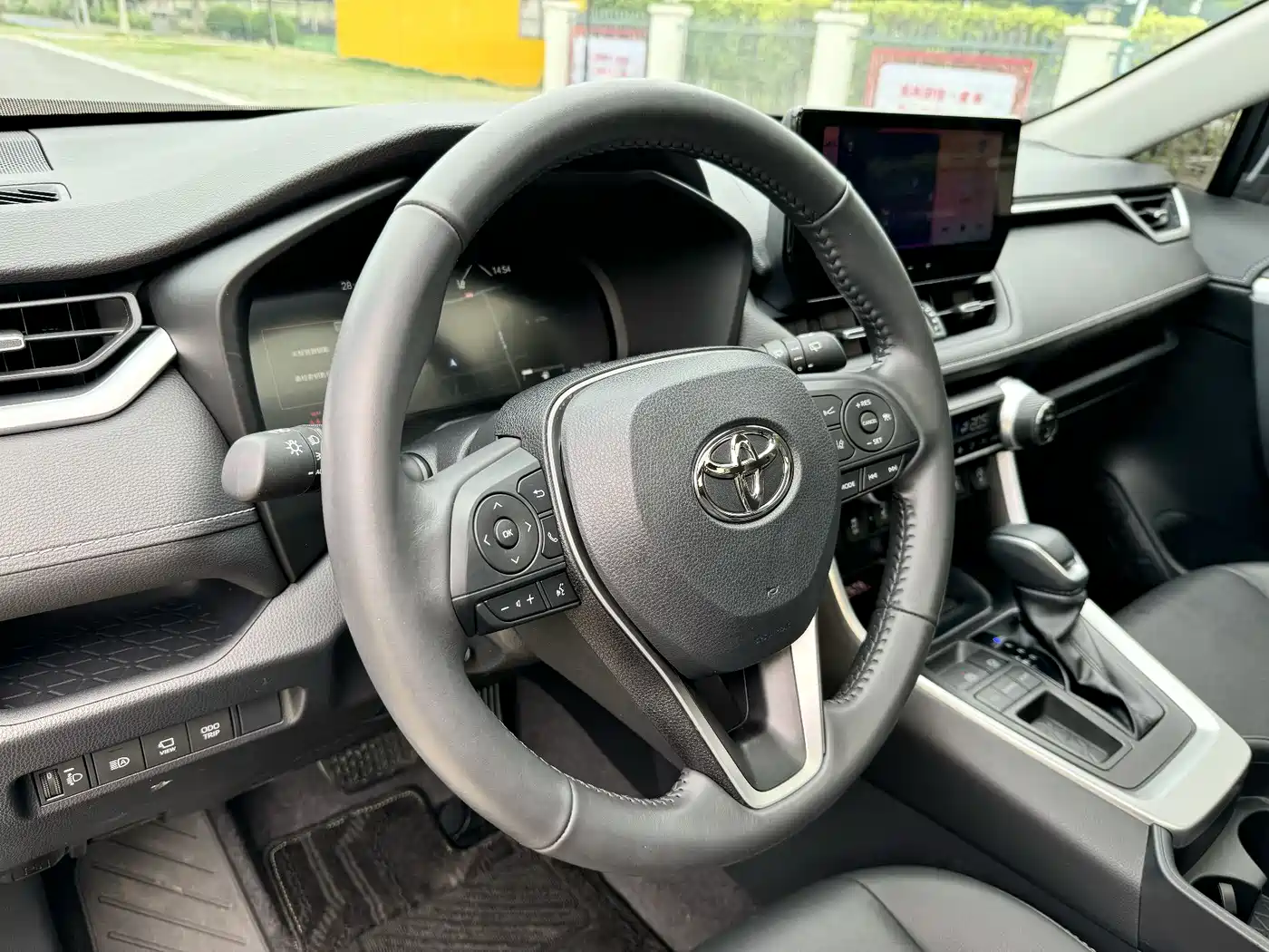 Toyota RAV4 Rongfang 2023 2.0L CVT FWD Style Plus Edition фото 28