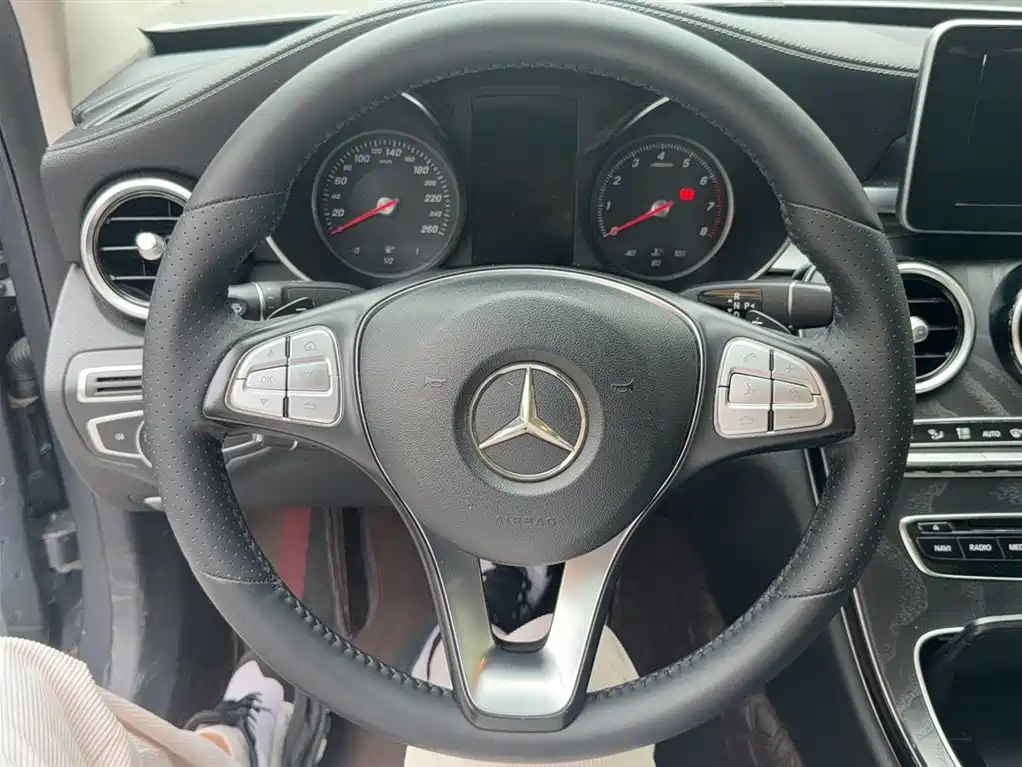 Mercedes-Benz C-Class 2017 Facelift C 200 L Sport Edition фото 3