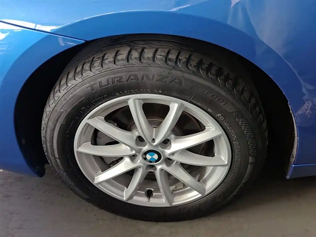 BMW 2 Series Touring 2018 218i Sport Line фото 23