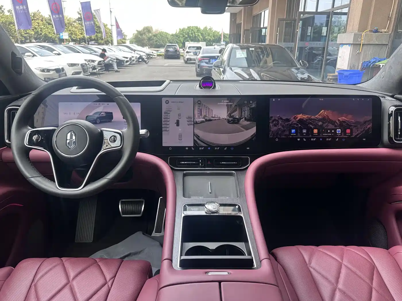 AITO Wenjie AITO M9 2024 Pure Electric Max Edition 100kWh 6-Seater фото 10