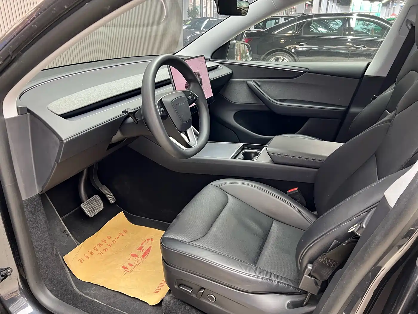 Tesla Model Y 2026 2025 Rear-Wheel Drive