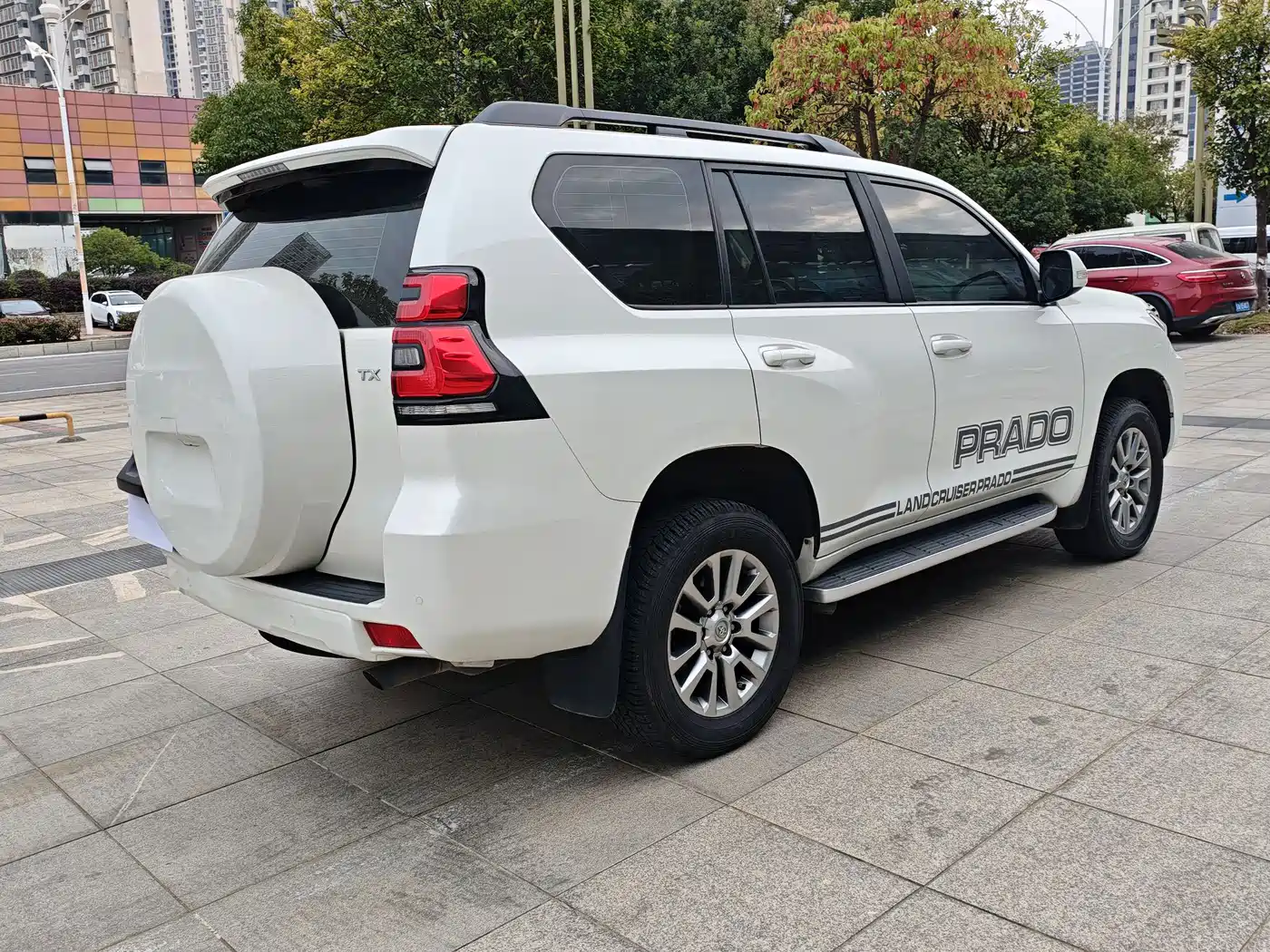 Toyota Prado 2018 3.5L Automatic TX-L Rear-mounted Spare Tire фото 6