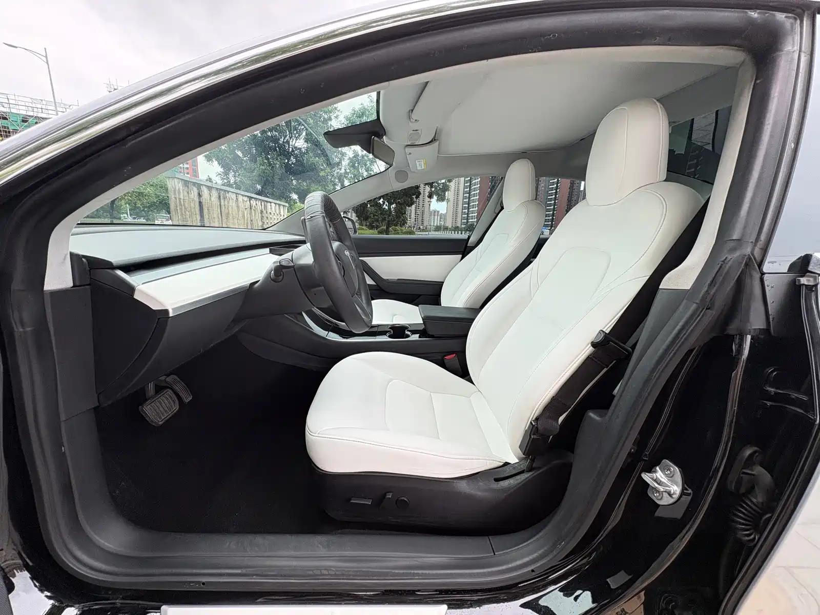 Photo 4 - Tesla Model 3