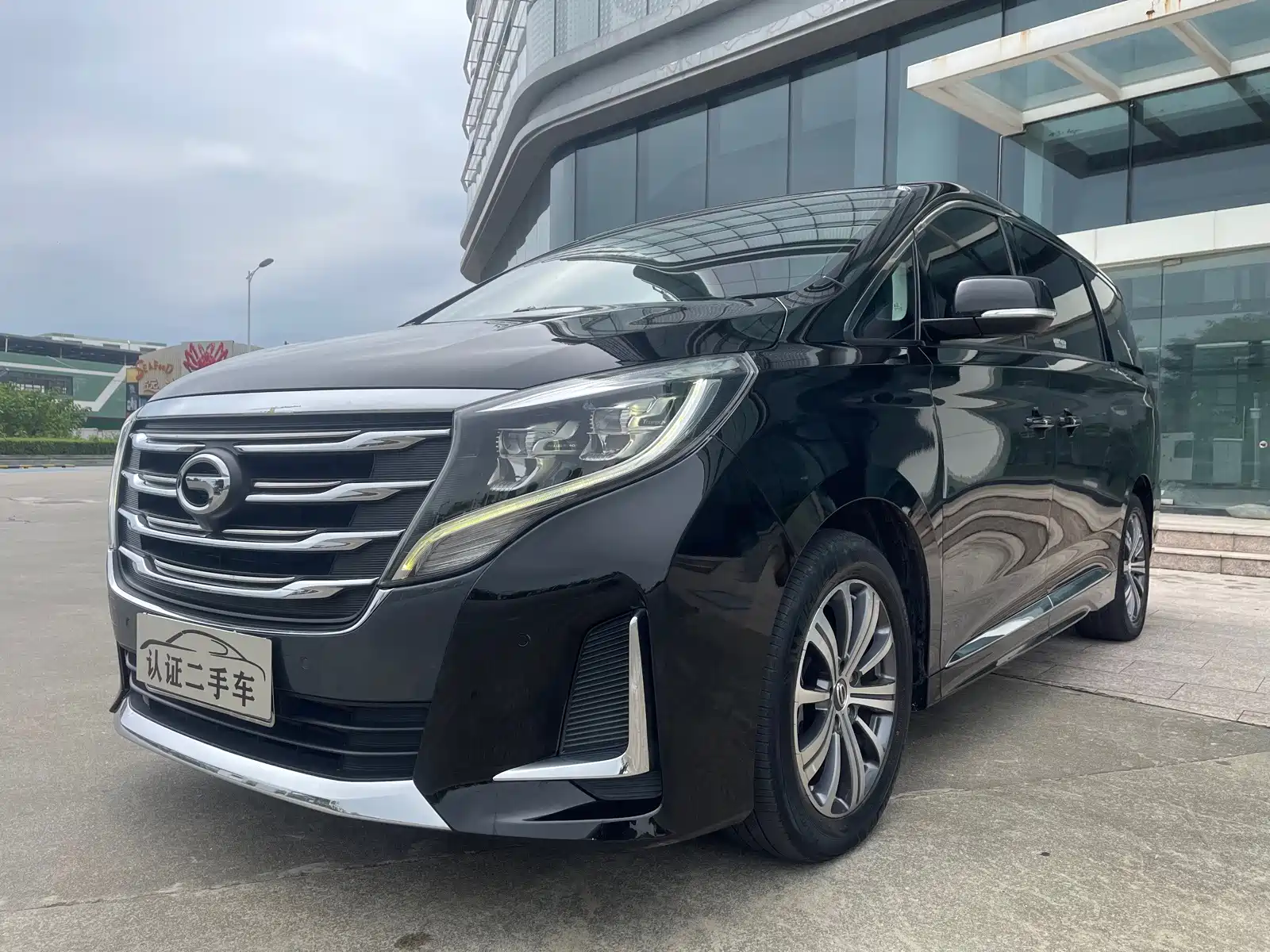 Фото 1 - GAC Trumpchi M8