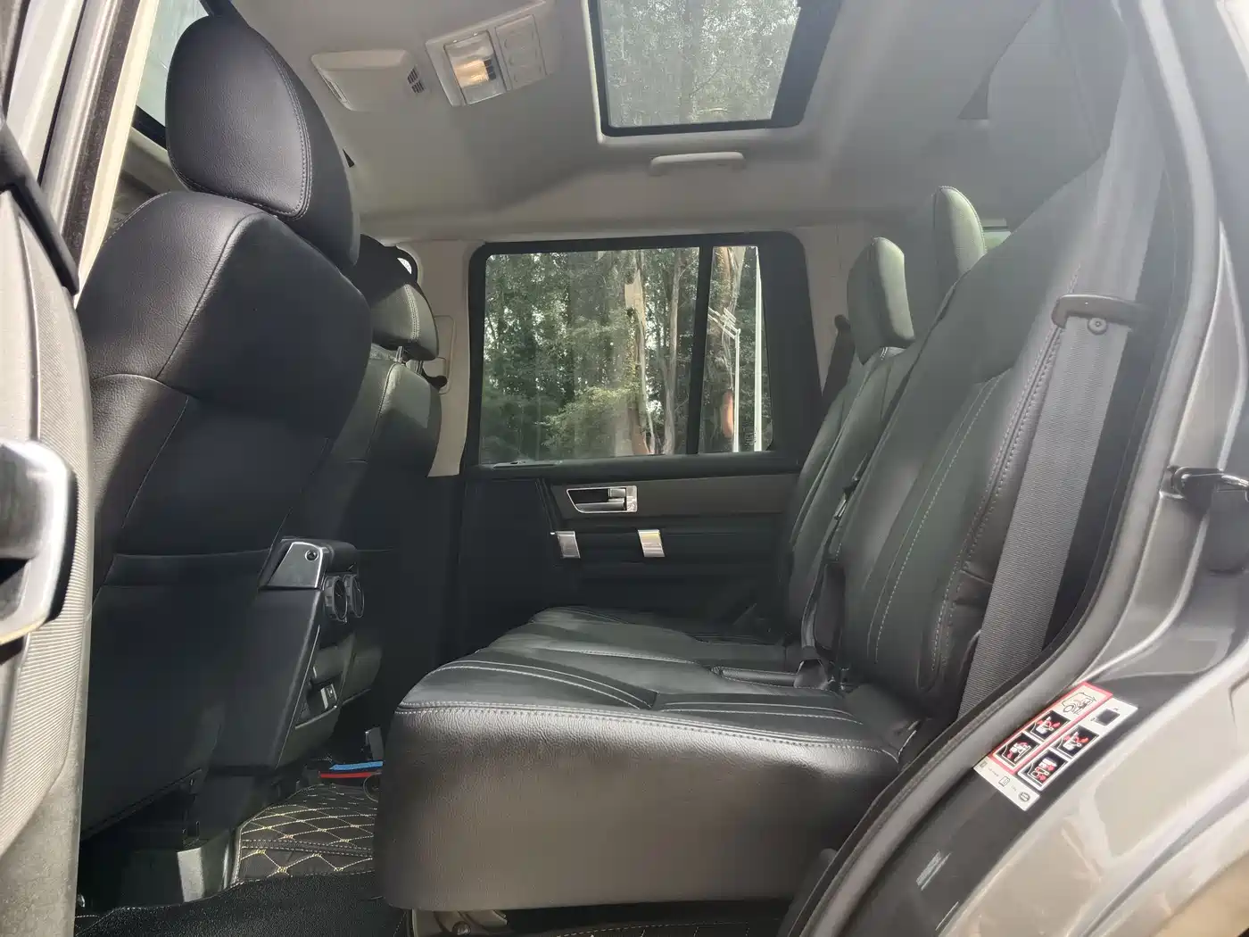 Land Rover Discovery 2015 3.0 SC V6 SE фото 7