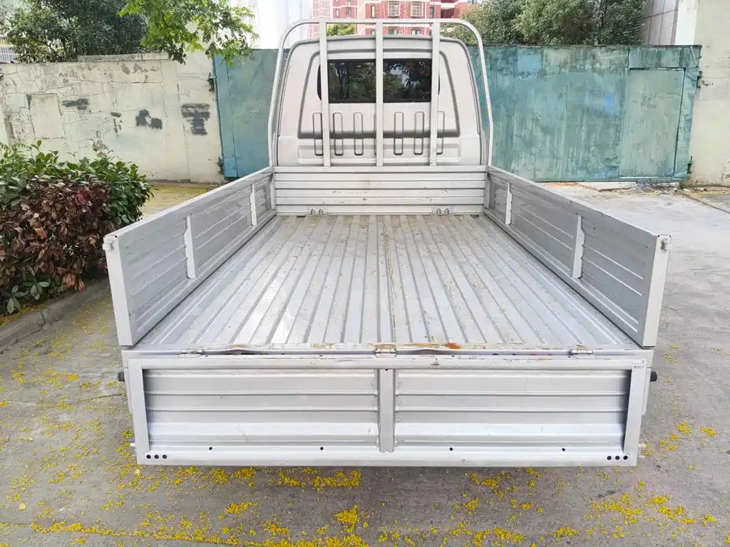 SRM Xinyuan Xinyuan Gold Card S1 2026 2024 1.6L Standard Double Cab 2.55m Dual Rear Wheels