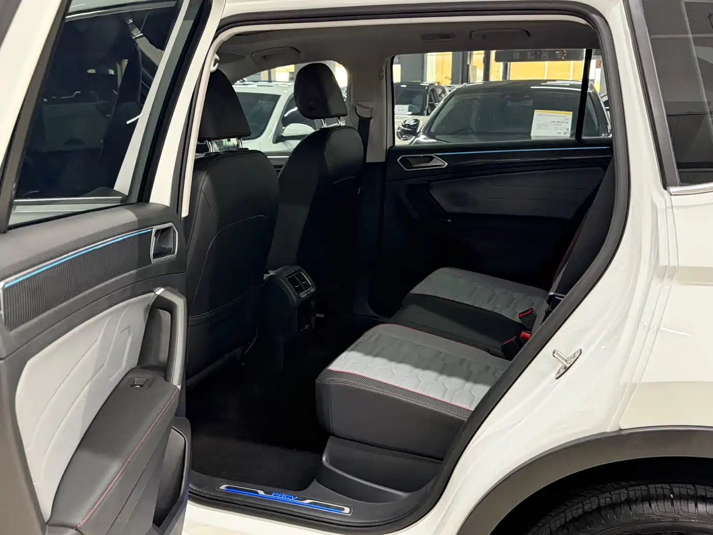 Volkswagen Tiguan L PHEV 2023 430PHEV Plug-in Hybrid Flagship фото 11