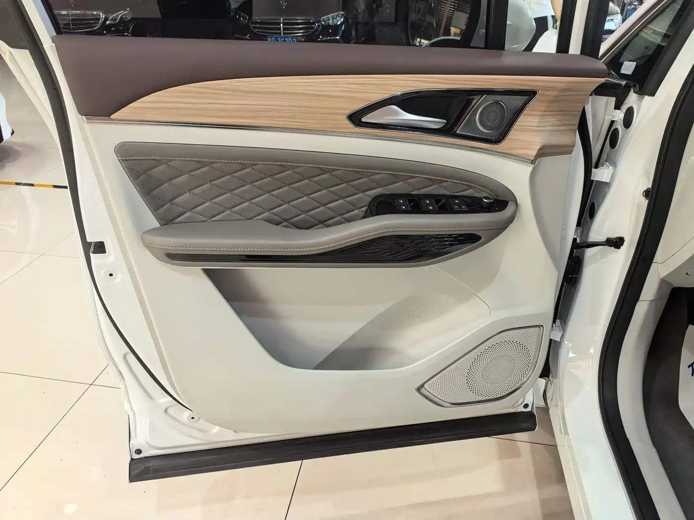 Dongfeng Fengxing Fengxing Yacht 2024 2024 1.5T DCT Ocean View Edition