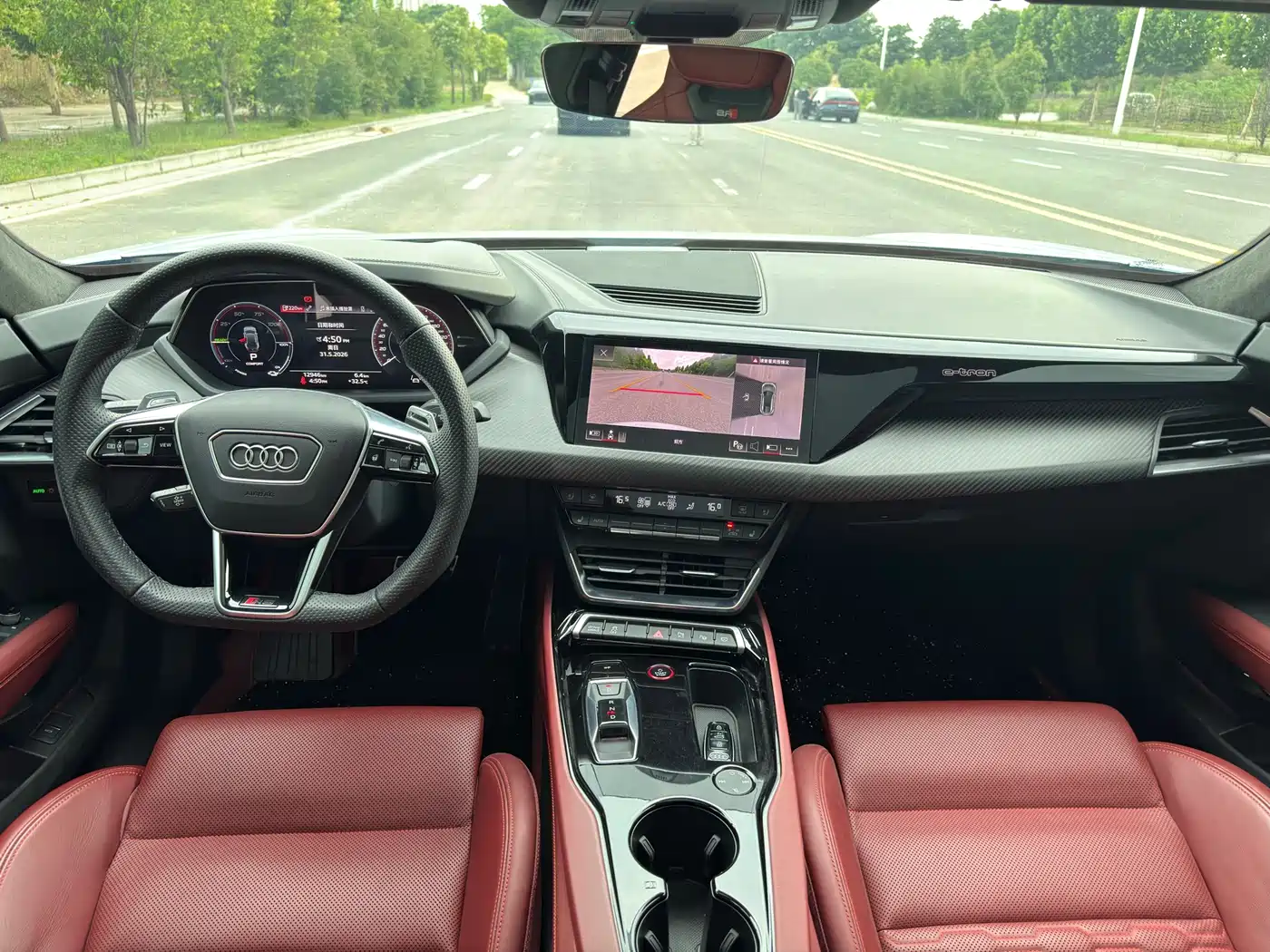 Audi RS e-tron GT 2023 Base Model фото 12
