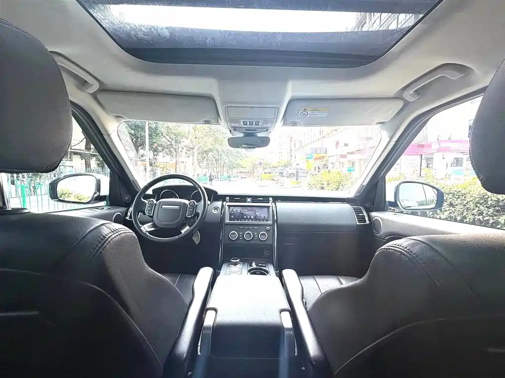Land Rover Discovery 2017 3.0 SC V6 SE фото 6