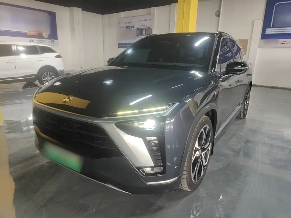 Фото 2 - NIO ES8