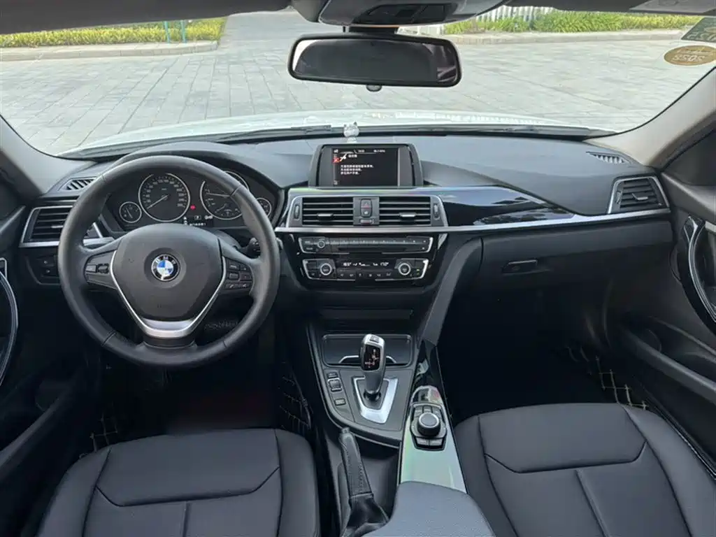 BMW 3 Series 2017 320Li Fashion фото 15