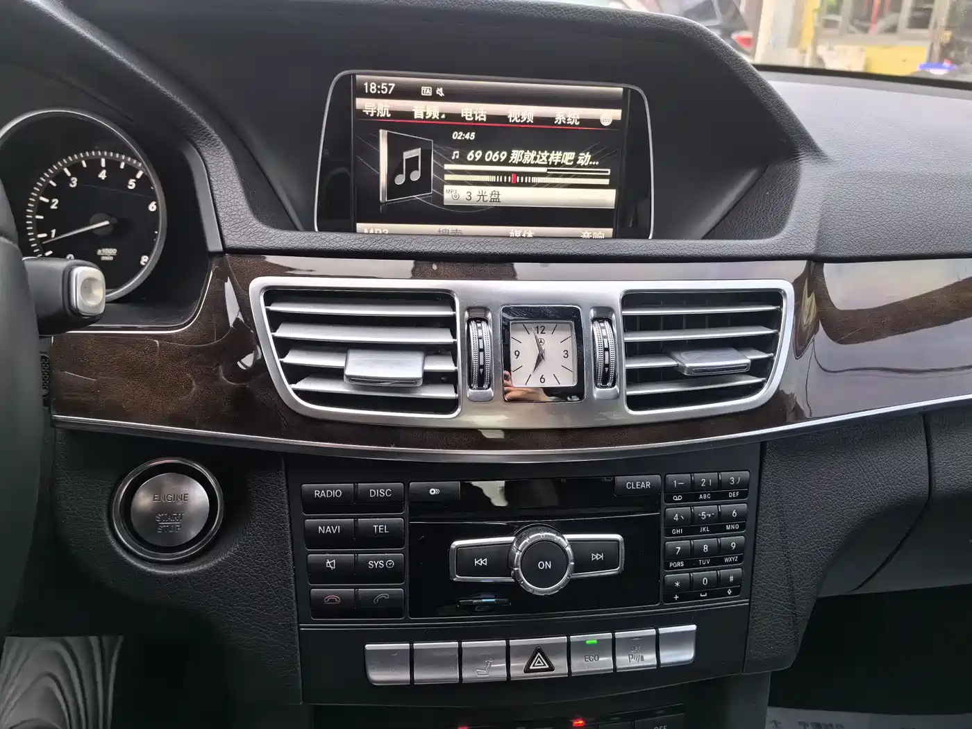 Mercedes-Benz E-Class 2015 E 260 L фото 16