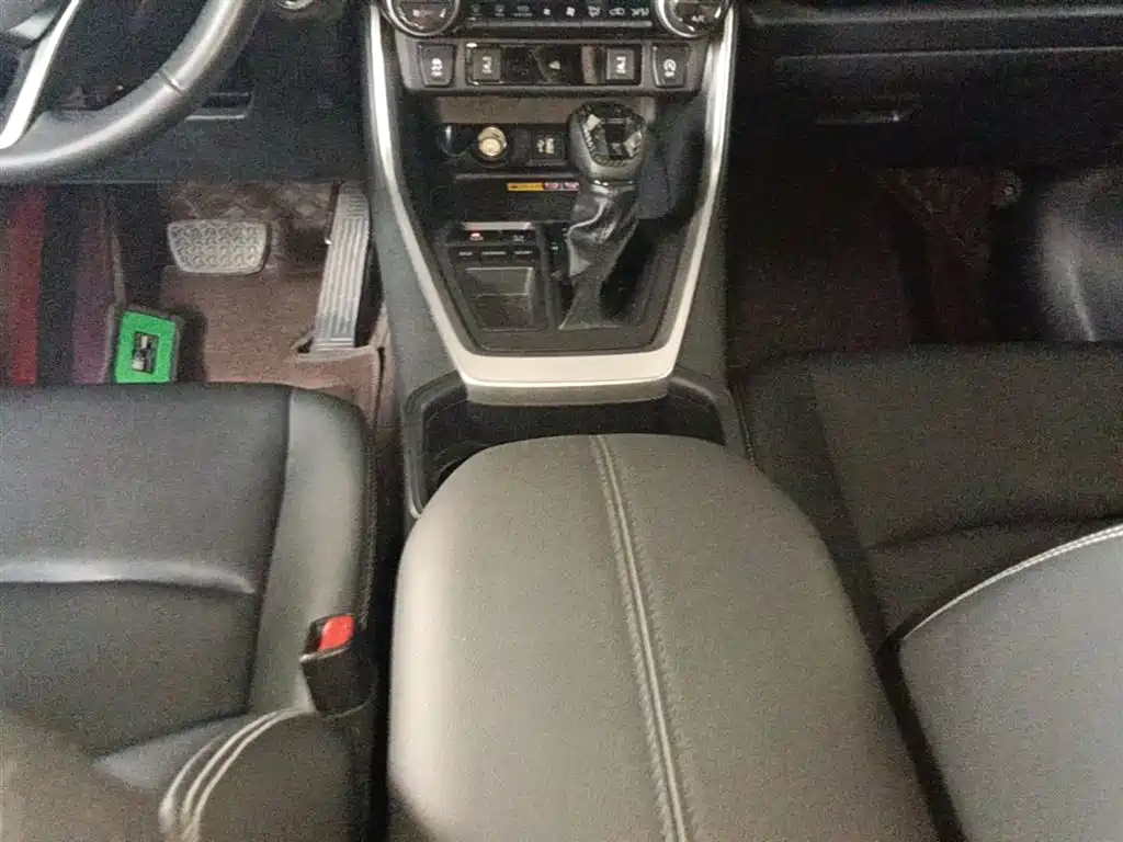 Toyota RAV4 Rongfang 2023 2.0L CVT FWD Style Plus Edition фото 14