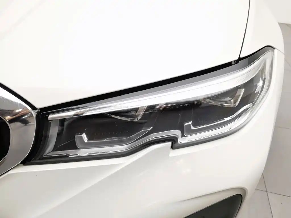 BMW BMW 3 Series 2020 325i M Sport Package 7