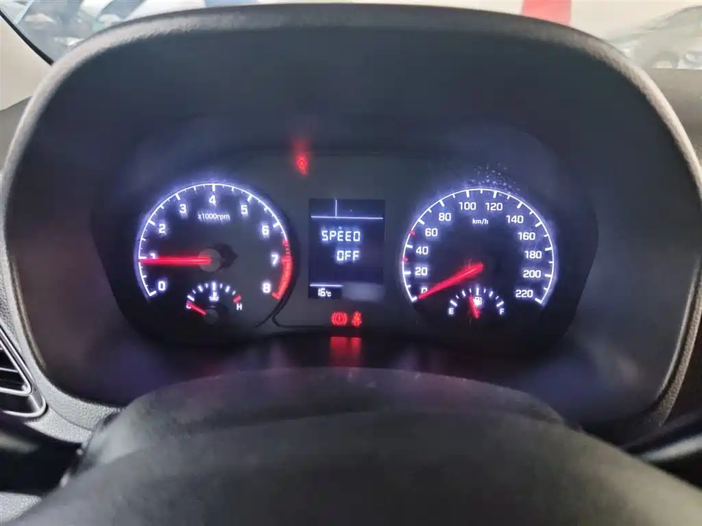 Hyundai Verna 2016 1.4L Manual Cool Edition GLS фото 12