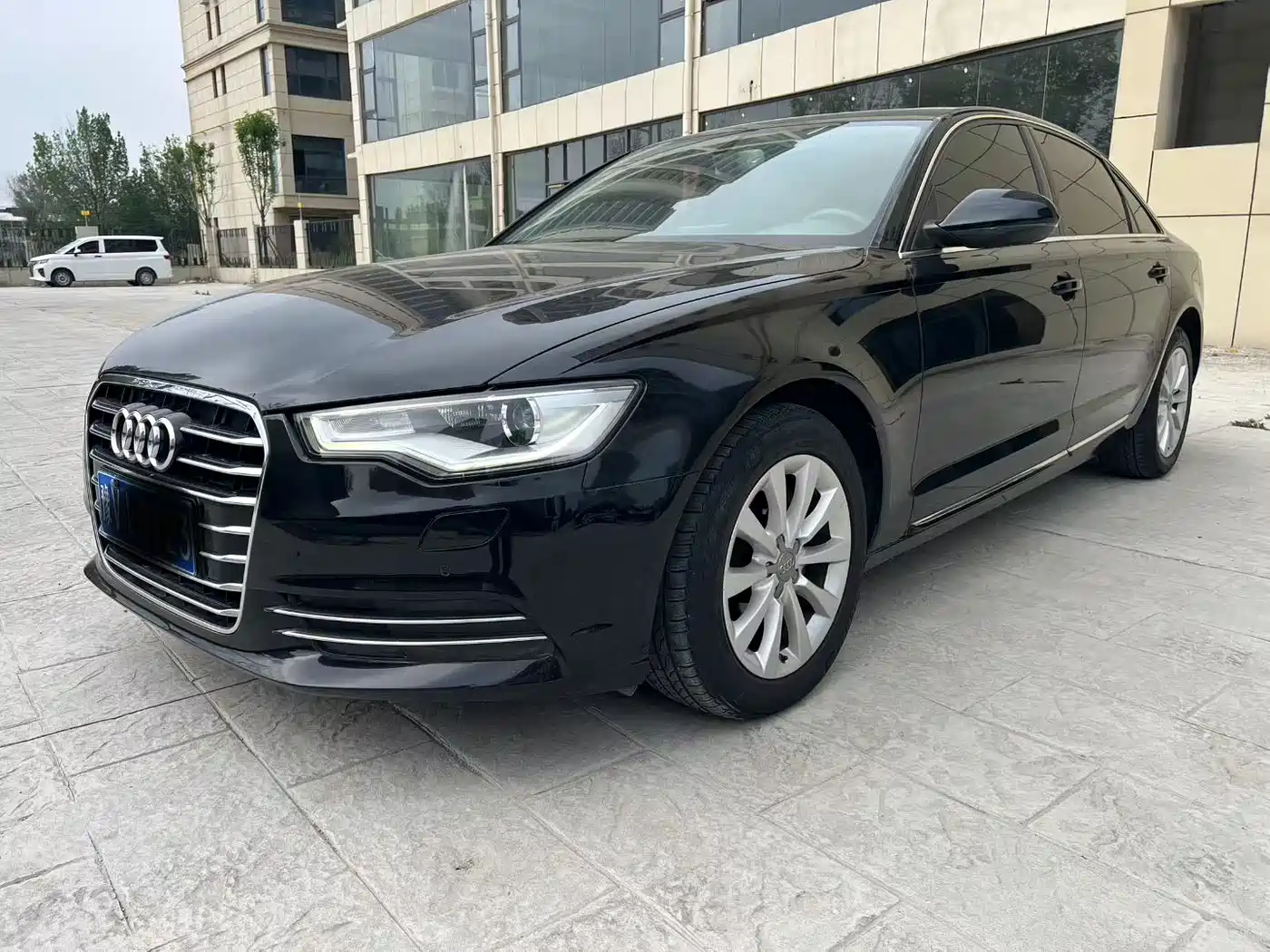 Audi A6L 2014 30 FSI Technology
