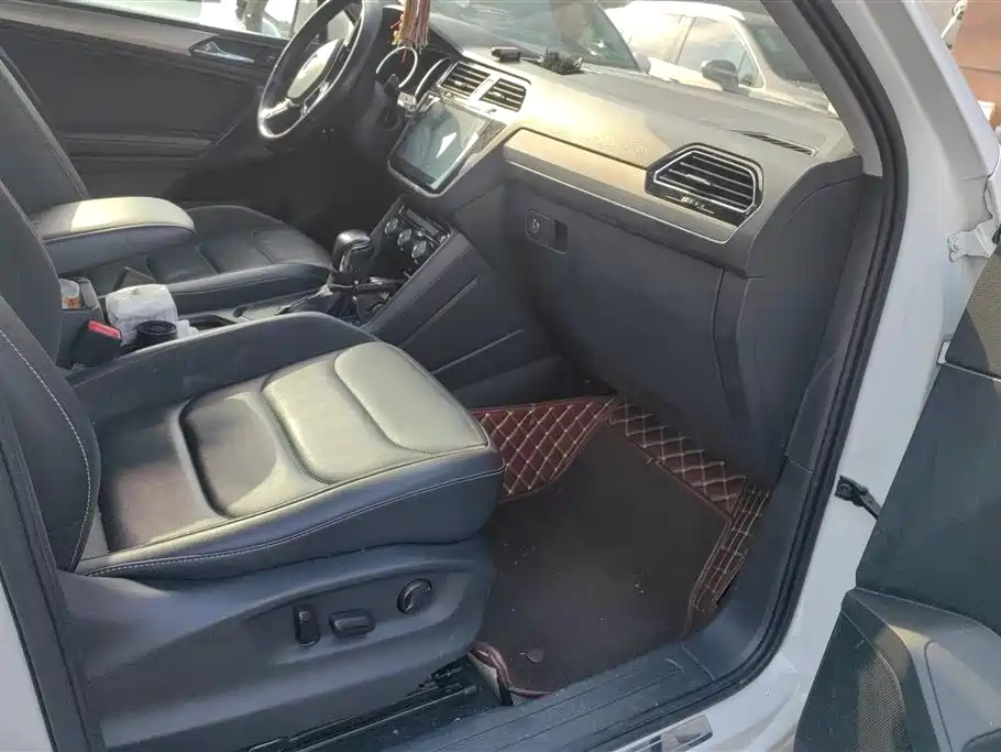 Volkswagen Tiguan L 2019 330TSI Auto 2WD Smart Luxury Edition China V фото 8