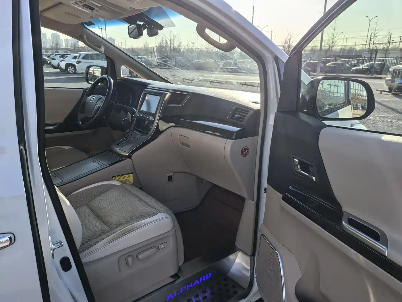Toyota Alphard 2012 3.5L Premium Edition фото 12
