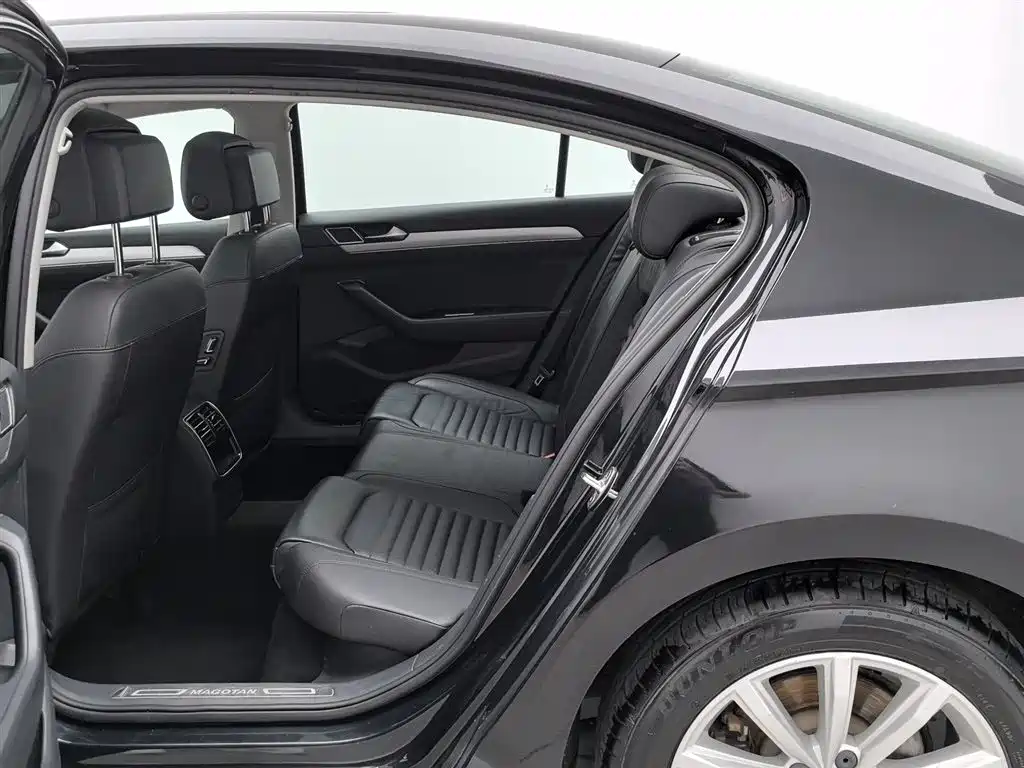 Volkswagen Magotan 2018 330TSI DSG Leading фото 15