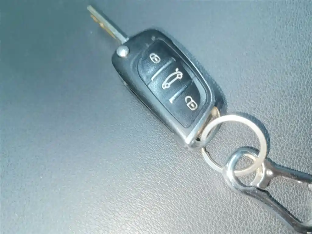 Peugeot 301 2014 1.6L Manual Comfort Edition фото 9