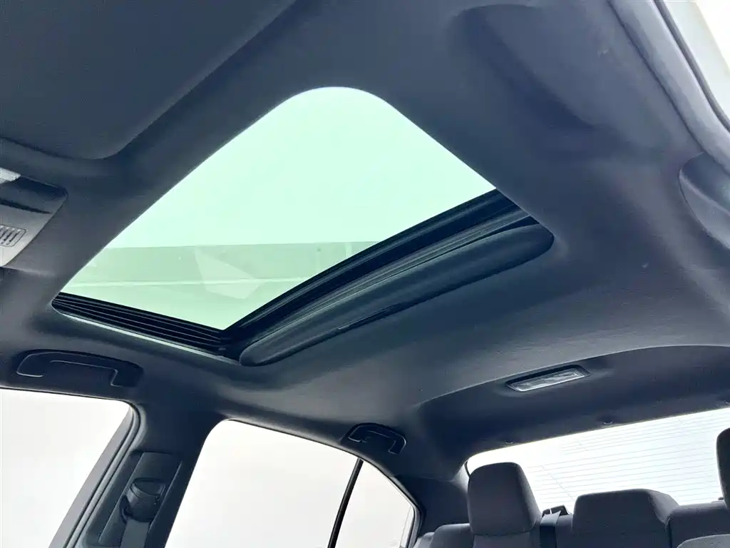 Toyota Levin 2022 185T CVT Luxury Edition фото 12