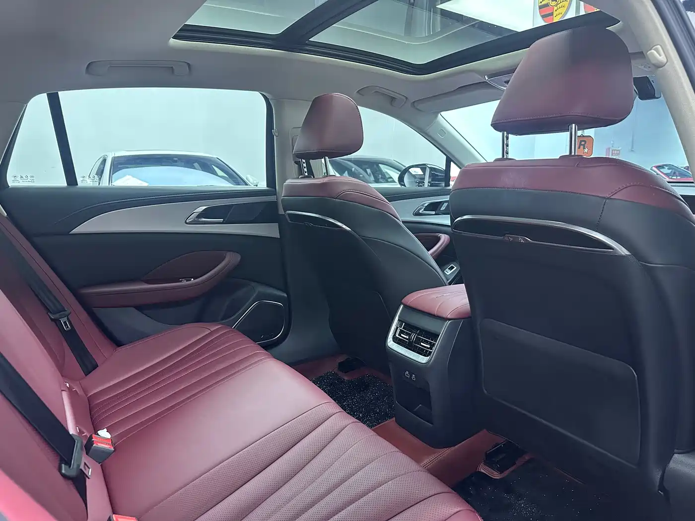 Hongqi H5 2023 1.5T DCT Smart Connect Flag Rhythm фото 10
