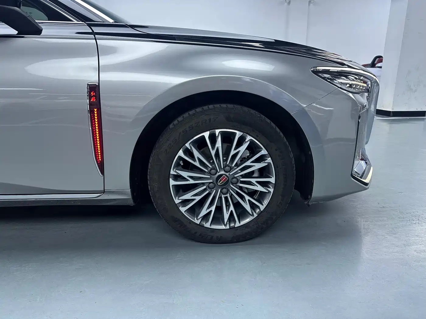 Hongqi H5 2023 1.5T DCT Smart Connect Flag Rhythm фото 12