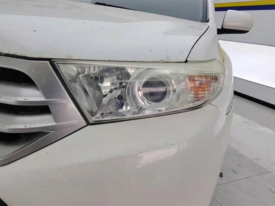 Toyota Highlander 2012 2.7L 2WD 7-Seater Luxury Edition фото 5